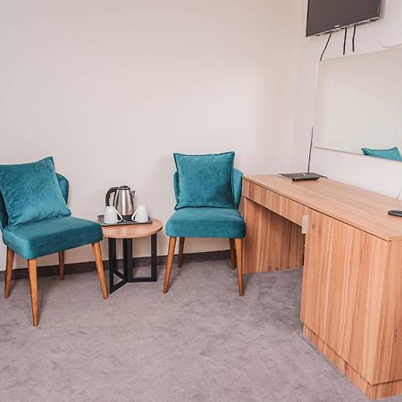 Hotel Aloha Nis Ngoại thất bức ảnh