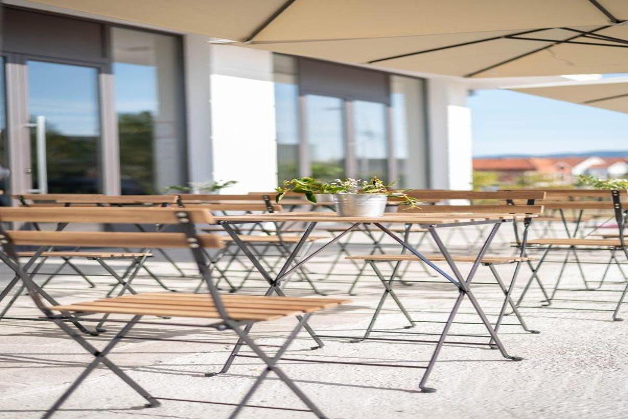 Hotel Aloha Nis Ngoại thất bức ảnh