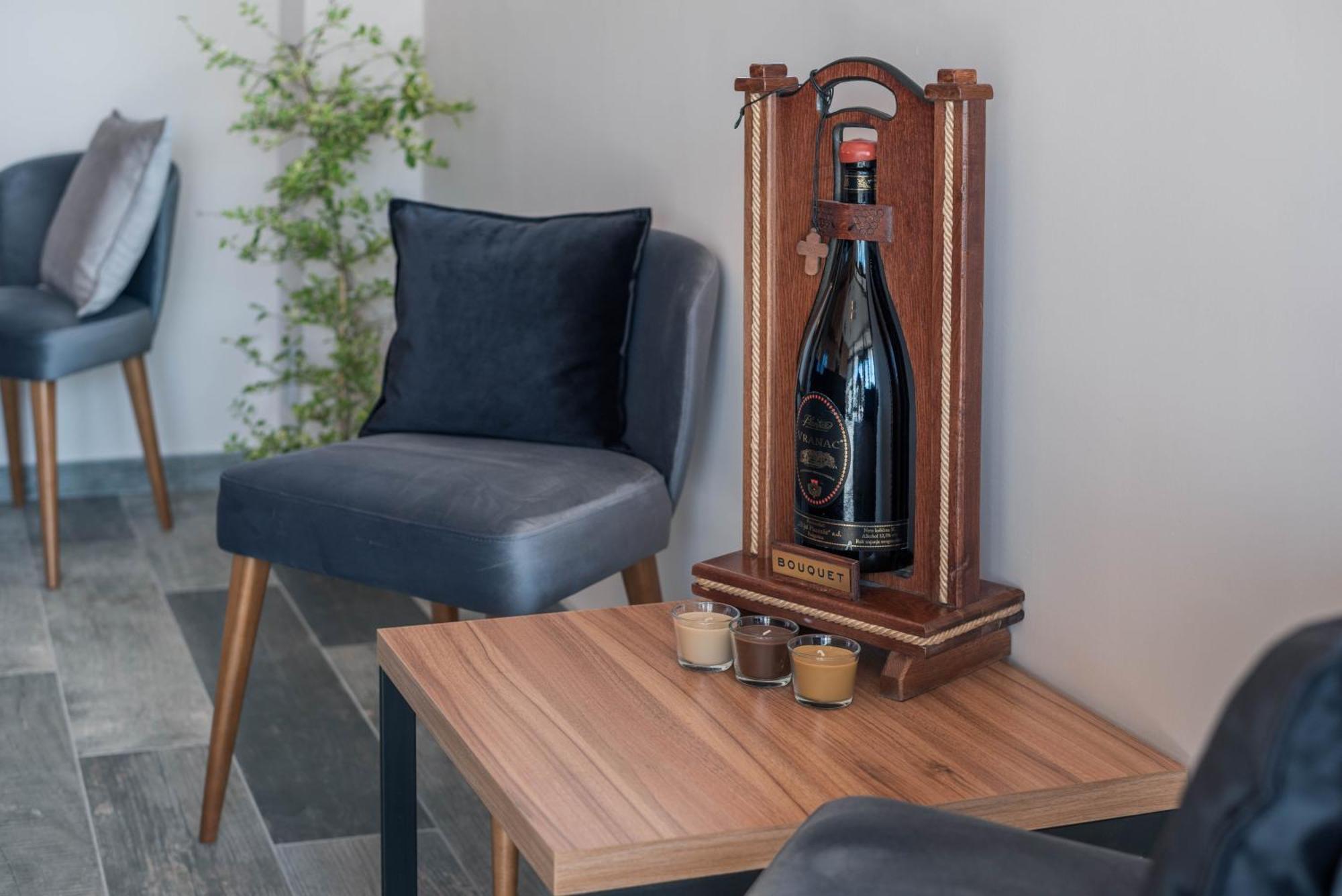 Hotel Aloha Nis Ngoại thất bức ảnh