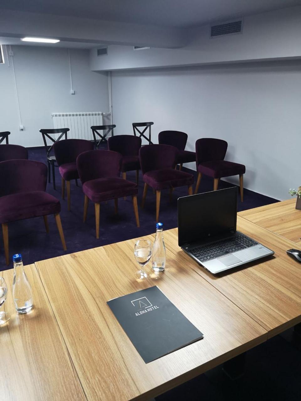 Hotel Aloha Nis Ngoại thất bức ảnh