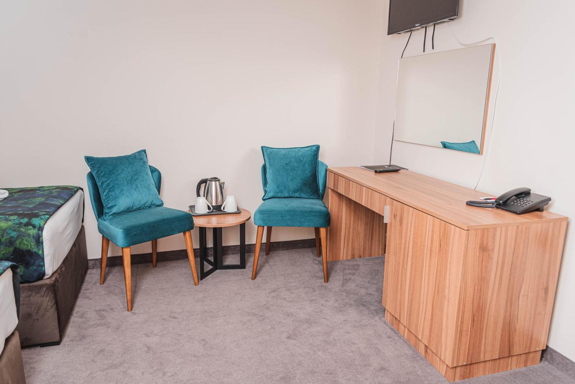 Hotel Aloha Nis Ngoại thất bức ảnh