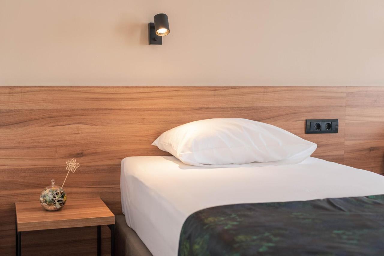 Hotel Aloha Nis Ngoại thất bức ảnh