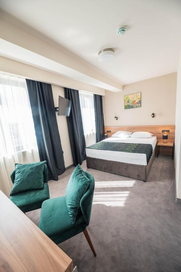 Hotel Aloha Nis Ngoại thất bức ảnh