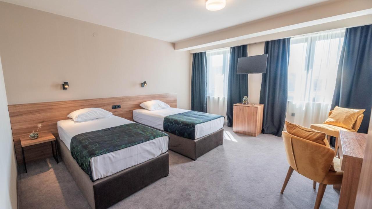Hotel Aloha Nis Ngoại thất bức ảnh